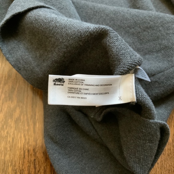 ROOTS Men's Sweater Grey Cotton with Stripes.  Size M. - Picture 7 of 7